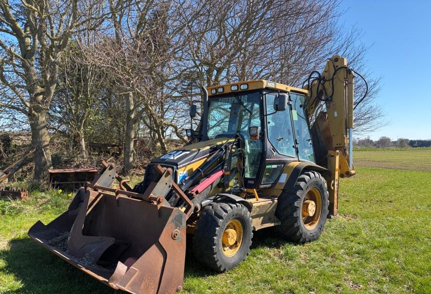 2004 CAT 442D